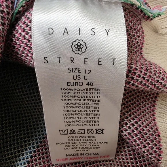 Daisy Street Farm Animal Cropped Sweater - Pink Pigs & Blue Chickens - US L - Picture 8 of 8